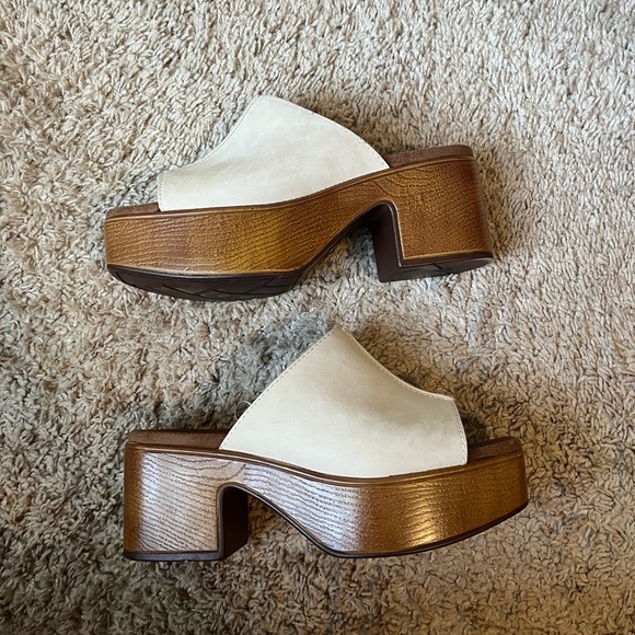 SOLD House of Harlow 1960 block heel suede mules - Picture 3 of 8